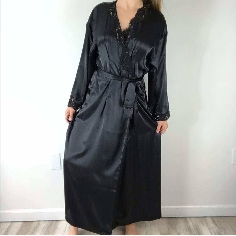 VICTORIA'S SECRET Black Long Satin Vintage Robe V3.